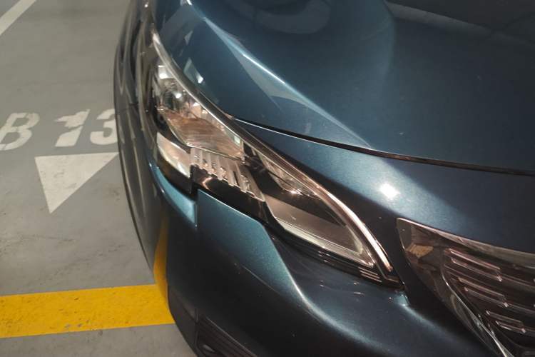 Used Peugeot 5008 2019 350THP 7-Seater Elite Edition Right Front Headlight