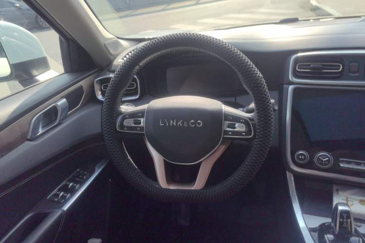 Used Lynk & Co 01 2017 2.0T Two-Wheel Drive Pro Edition
