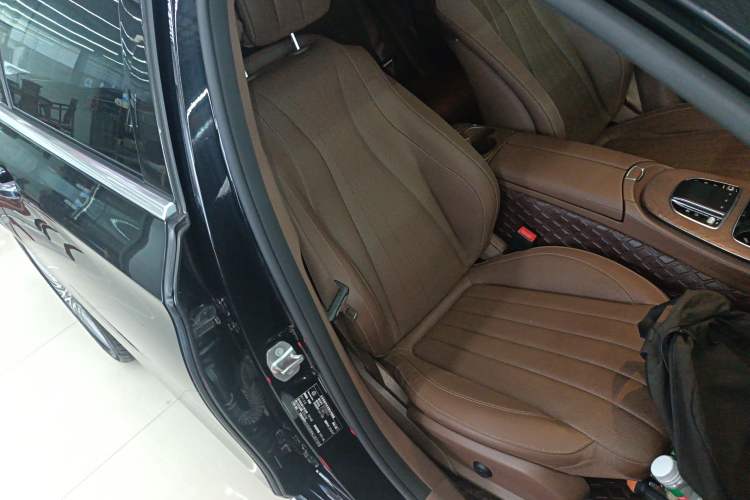 Used Mercedes-Benz E-Class 2020 Restyled E 300 L Exclusive Edition Right Front Seat