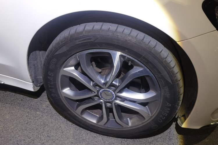 Used Mercedes-Benz C-Class 2015 Restyled C 180 L Sport Edition Right Front Wheel Hub