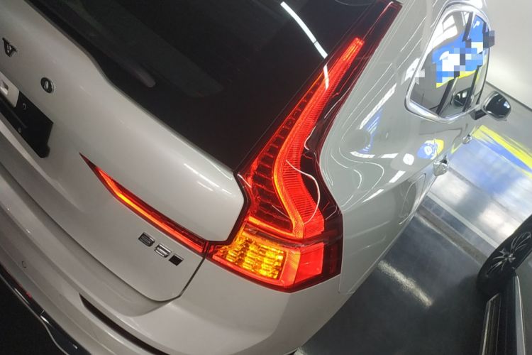 Used Volvo XC60 2025 B5 Four-Wheel Drive Smart & Advanced Luxury Edition
