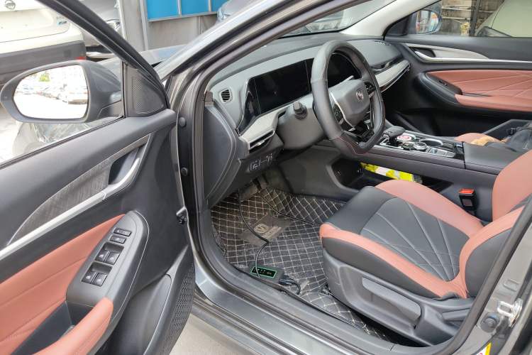 Used Changan Eado 2024 PLUS Blue Whale NE 1.4T GDI DCT High-Energy Edition
