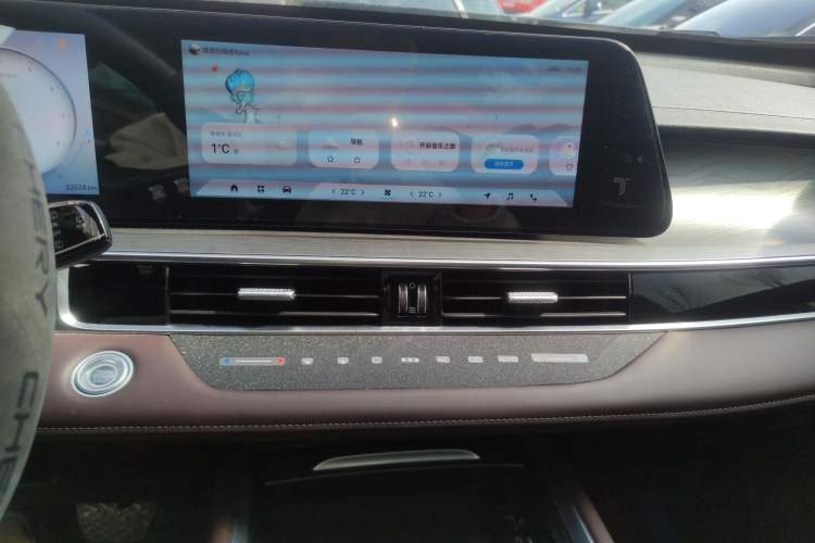 Used Chery Tiggo 8 PLUS 2024 Champion Edition 290TGDI DCT Deluxe Version 5-Seater