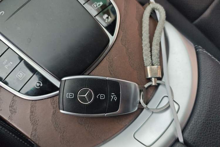 Used Mercedes-Benz GLC 2020 GLC 300 L 4MATIC Dynamic Edition Vehicle Key