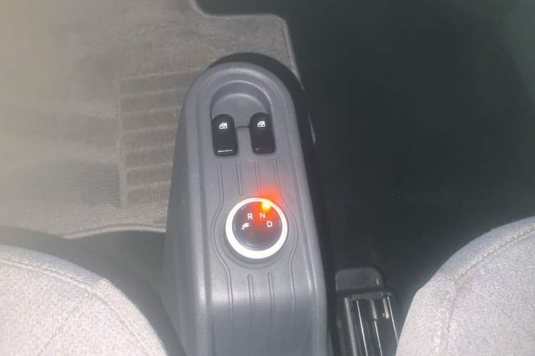 Used Wuling Hongguang MINIEV 2022 Macaron Premium Model – Lithium Iron Phosphate Gear Lever