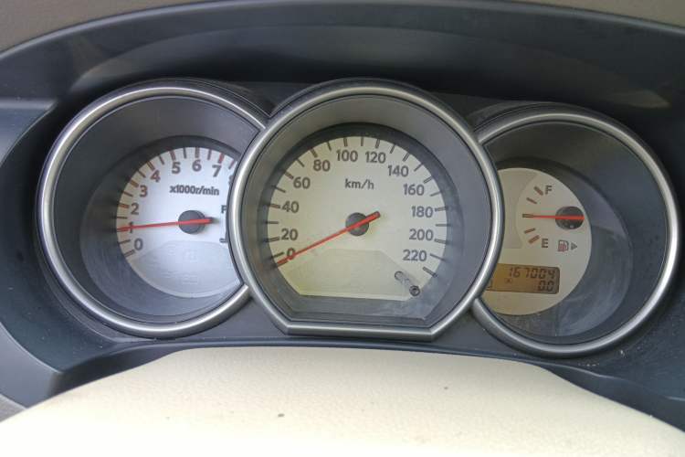 Used Nissan Livina 2010 Jingyue Edition 1.6L Automatic All-in-One Model Instrument Cluster