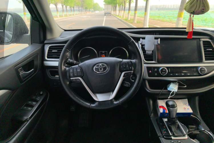 Used Toyota Highlander 2018 2.0T Four-Wheel Drive Prestige Version 7 Seats China VI Standard