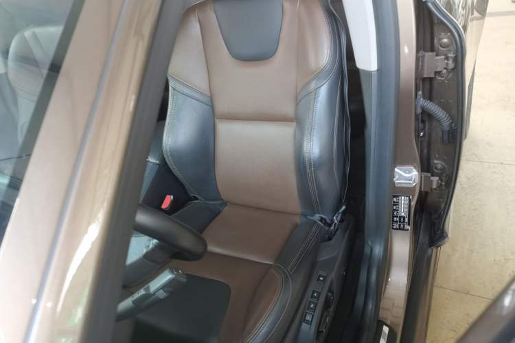 Used Volvo XC60 2017 T5 AWD Smart Upgrade Edition