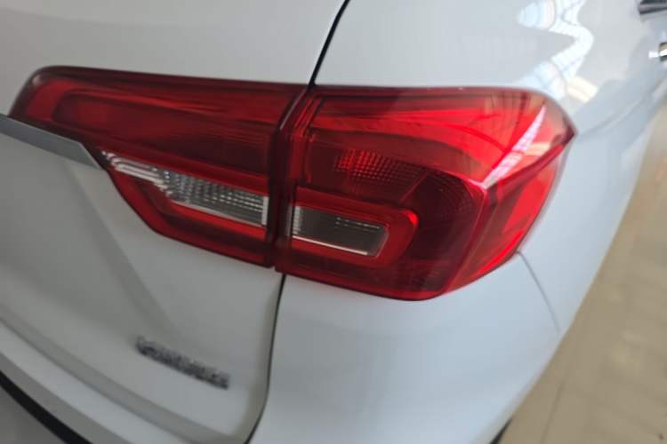 Used Haval M6 2019 1.5T DCT Two-Wheel Drive Value Edition China VI Standard Right Rear Taillight