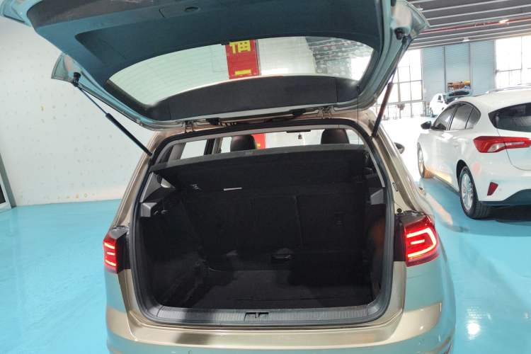 Used Volkswagen Golf Sportsvan 2016 230TSI Automatic Luxury Version