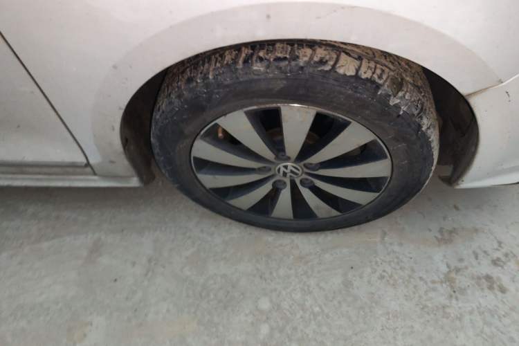 Used Volkswagen Sagitar 2018 280TSI DSG Comfort Model Right Front Wheel Hub