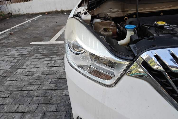 Used Haima V70 2016 2.0L Manual - Enjoyment Version 6 Seats
