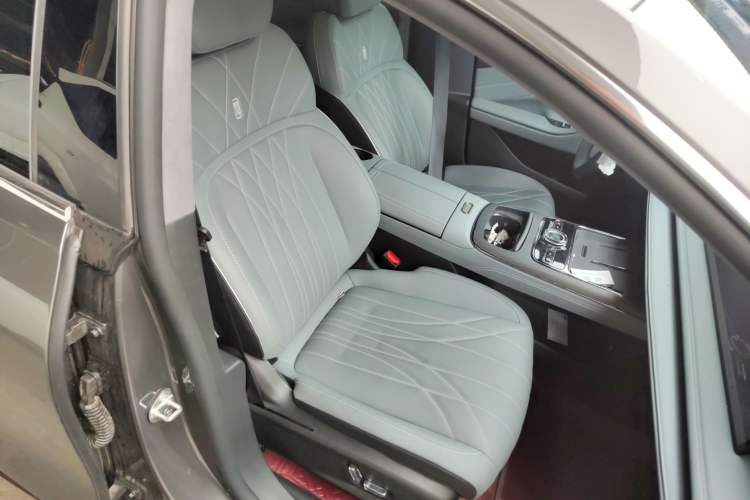 Used Geely Galaxy E8 2025 575 km Exploration Intelligent Driving Edition
