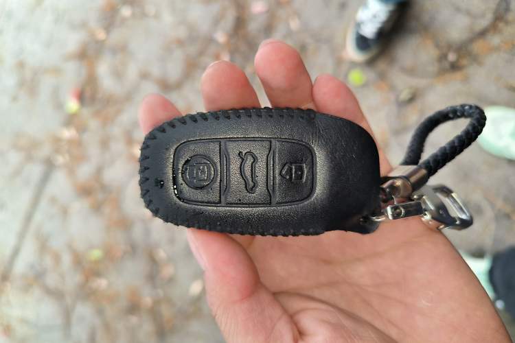 Used Hongqi E-QM5 2022 431 km Charge & Enjoy Edition