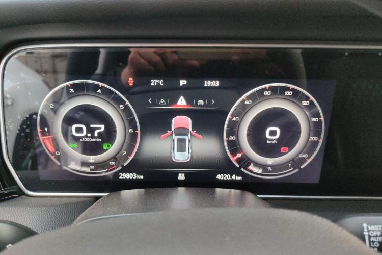 Used Hongqi HS5 2022 Facelifted Version 2.0T Smart Connect Flagship All-Wheel-Drive Edition Instrument Cluster