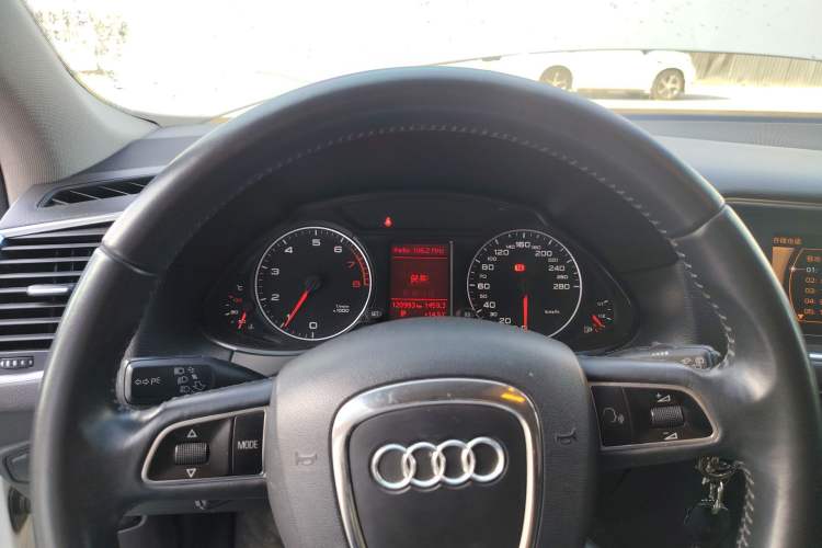 Used Audi Q5 2013 40 TFSI Technology Edition Instrument Cluster