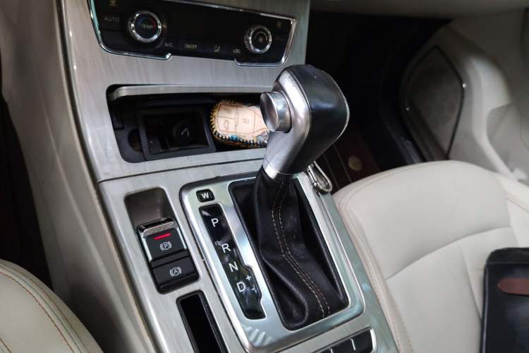 Used Hanteng X5 2018 1.5T CVT Luxury Edition Gear Lever