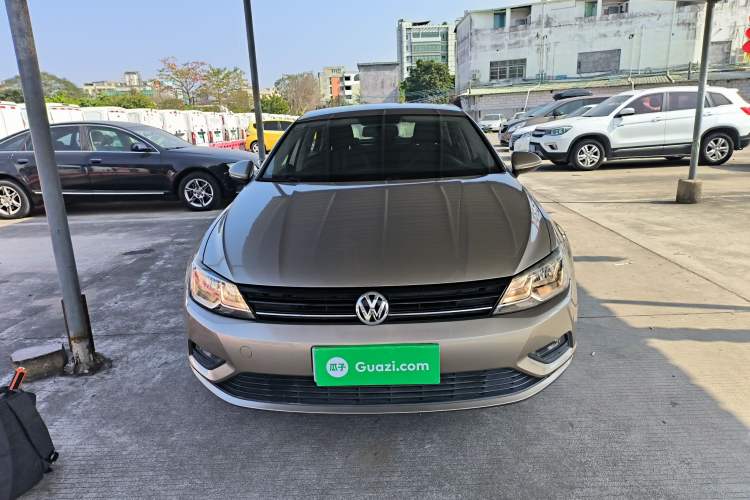 Used Volkswagen Lamando 2015 230TSI DSG Fashion Edition
