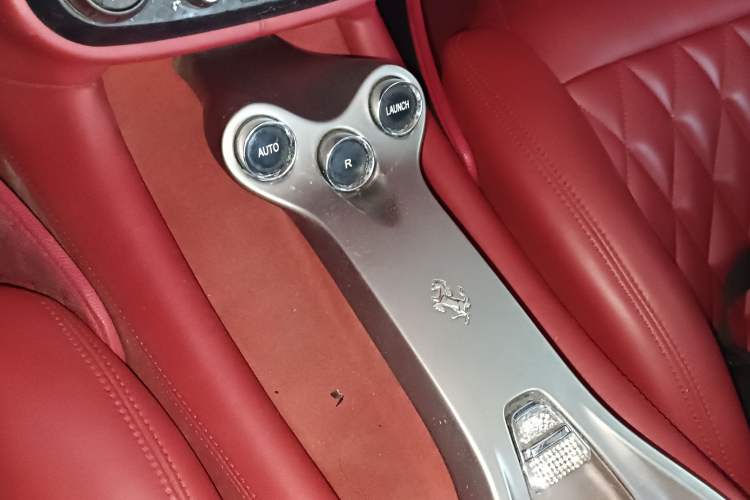 Used Ferrari California T 2009 4.3L Standard Edition Gear Lever