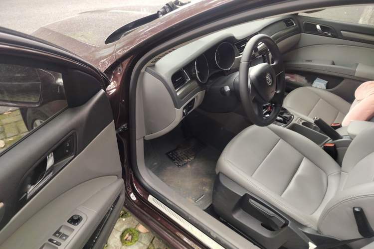 Used Skoda Superb 2013 1.4TSI DSG Sport Edition Driver Seat