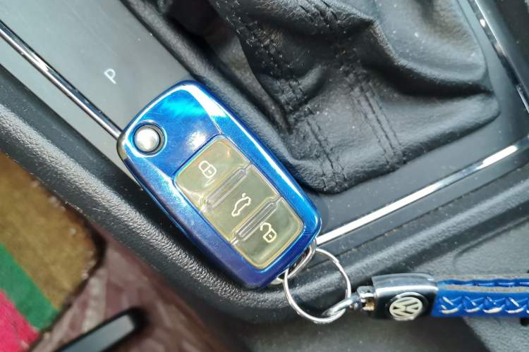 Used Volkswagen Lavida 2015 1.6L Automatic Comfort Edition
