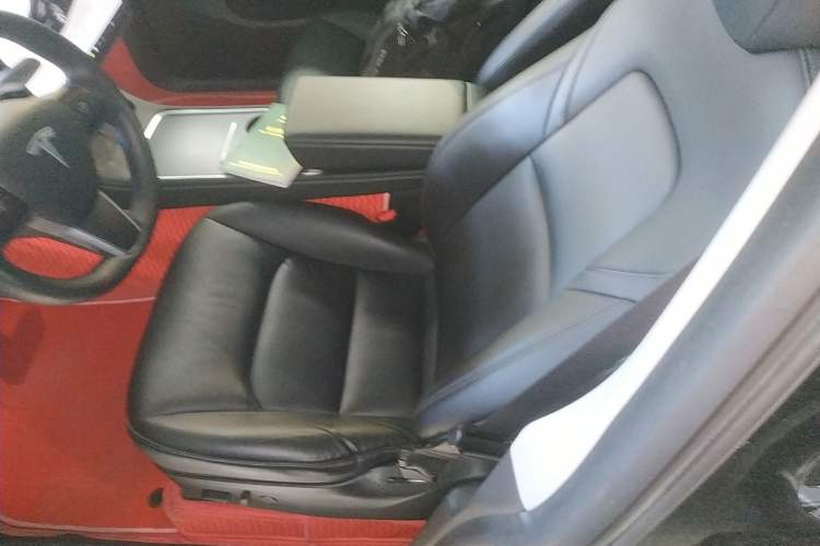 Used Tesla Model Y 2022 Long-Range All-Wheel-Drive Version
