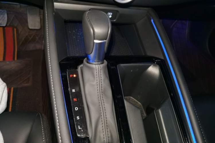 Used Honda Inspire 2025 260TURBO Elegant Edition Gear Lever