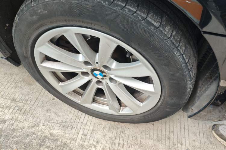 Used BMW 5 Series 2014 520Li Elegant Model
