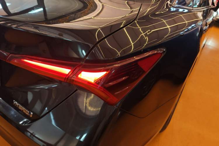 Used Toyota Avalon 2019 Dual-Engine 2.5L Luxury Edition China VI Standard
