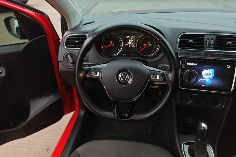 Used Volkswagen Polo 2016 1.6L Automatic Comfort Model
