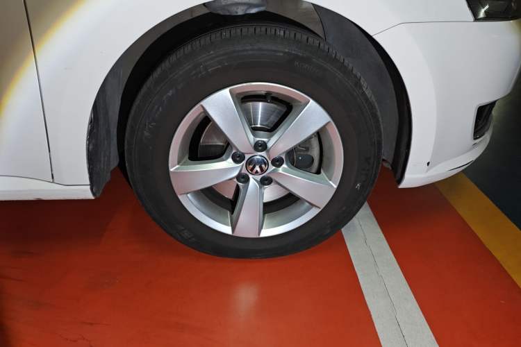 Used Volkswagen Lavida 2014 1.4 TSI DSG BlueMotion Technology Version