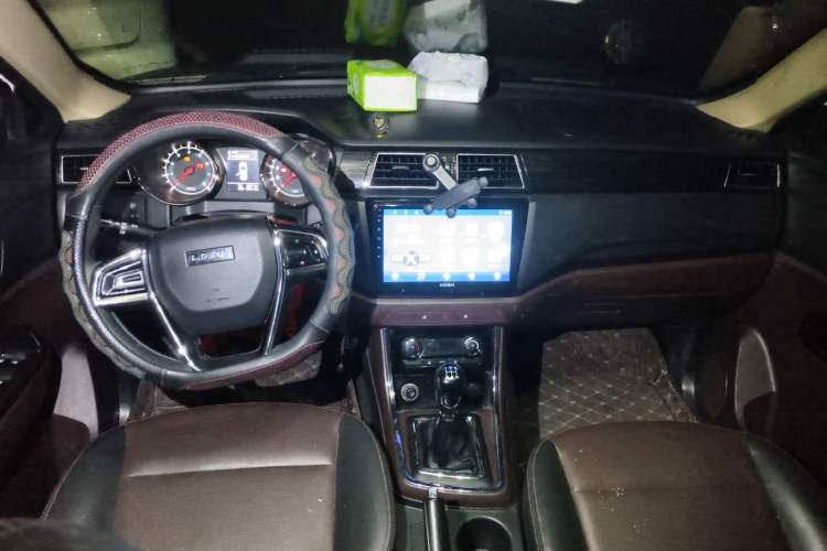 Used Lifan Auto Myway 2016 1.5L Manual Elite Version Center Console