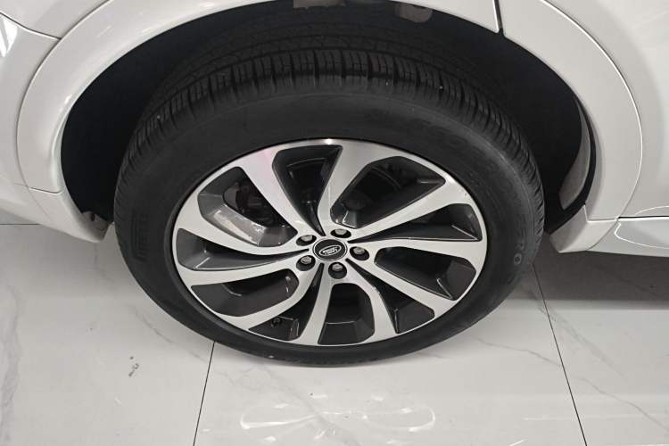 Used Land Rover Discovery Sport 2020 249 PS R-Dynamic Performance Edition Right Rear Wheel Hub