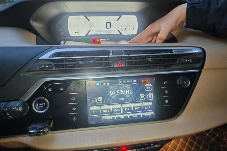 Used Citroen C4 Picasso 2015 Grand 1.6T Luxury 7-Seater
