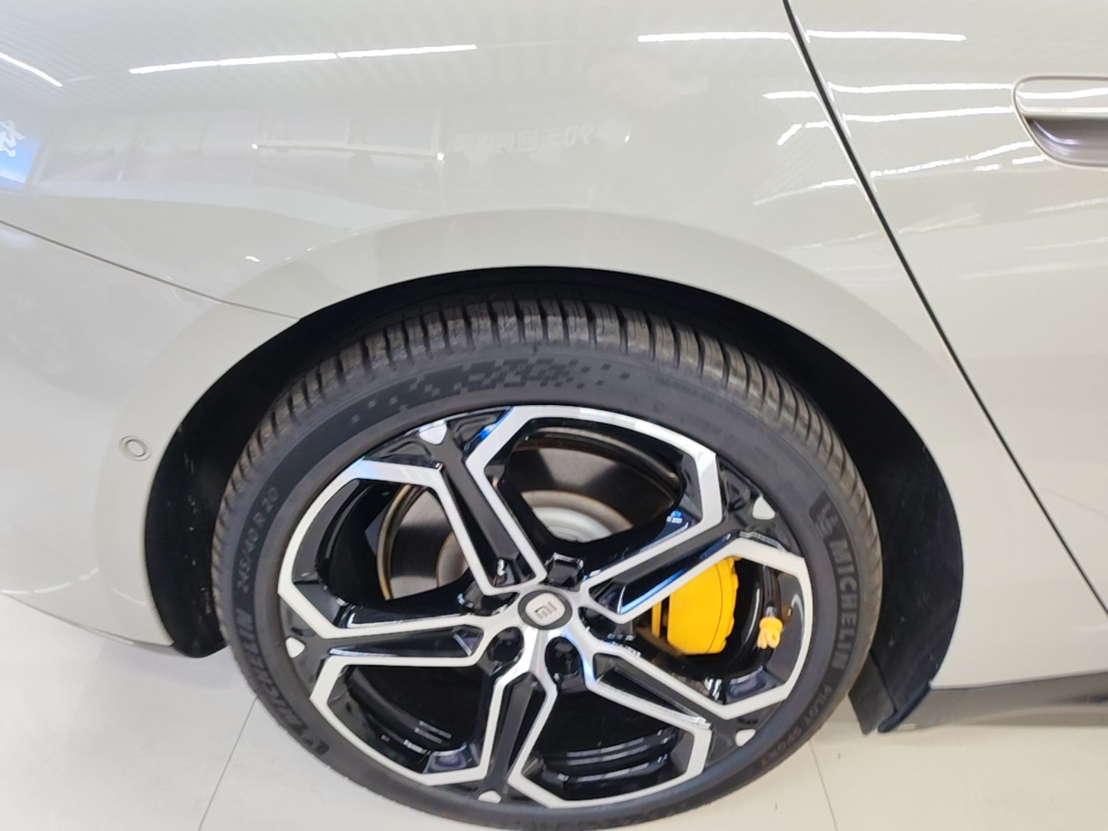 Xiaomi Auto SU7 2024 Rear-Drive Ultra-Long Range Advanced Pro-Level Intelligent Driving Version — снимка 11