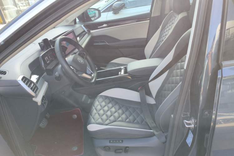 Used Volkswagen ID.6 CROZZ 2021 Long-Range PRO Edition Left Front Seat