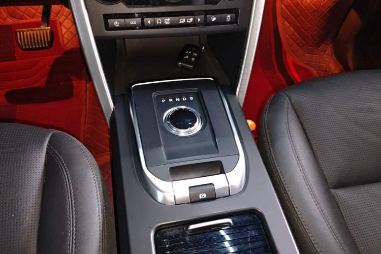 Used Land Rover Discovery Sport 2018 240 PS SE Version