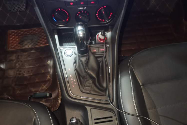 Used Volkswagen Lavida 2017 1.6L Automatic Comfort Edition
