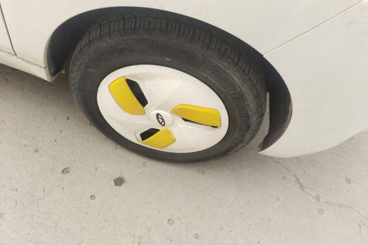 Used Chery QQ QQ Ice Cream 2022 170km Sundae Phosphate Lithium-Ion
