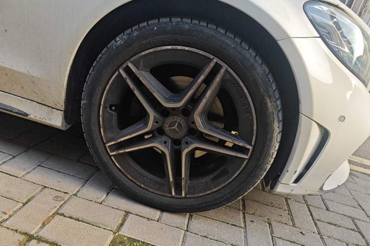 Used Mercedes-Benz C-Class 2021 C 260 Star Edition Right Front Wheel Hub