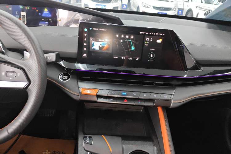 Used Changan UNI-V 2022 1.5T Prestige Version
