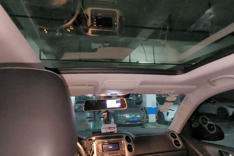 Used Volkswagen Tiguan 2017 300TSI Automatic Two-Wheel Drive Silk Road Comfort Edition Headliner