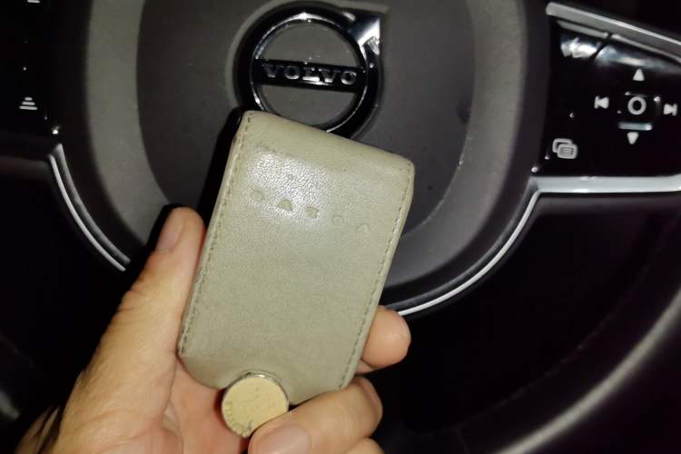 Used Volvo XC60 2024 B5 4x4 Smart Luxury Edition Vehicle Key