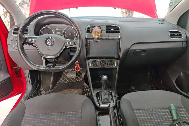 Used Volkswagen Polo 2016 1.6L Automatic Comfort Model