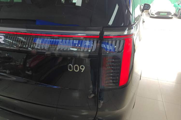 Used Zeekr 009 2024 7-Seater Aisle Version 108 kWh