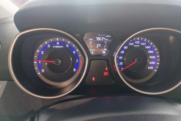 Used Hyundai Elantra (5th Generation / Langdong) 2016 1.6L Automatic Smart Version