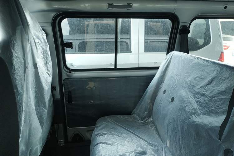 Used Wuling Zhiguang 2023 1.5L Practical Version 5/7 Seats