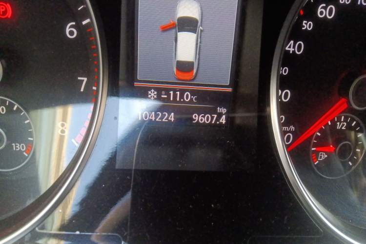 Used Volkswagen FAW-Volkswagen CC 2012 2.0 TSI Luxury Model Odometer Close Up