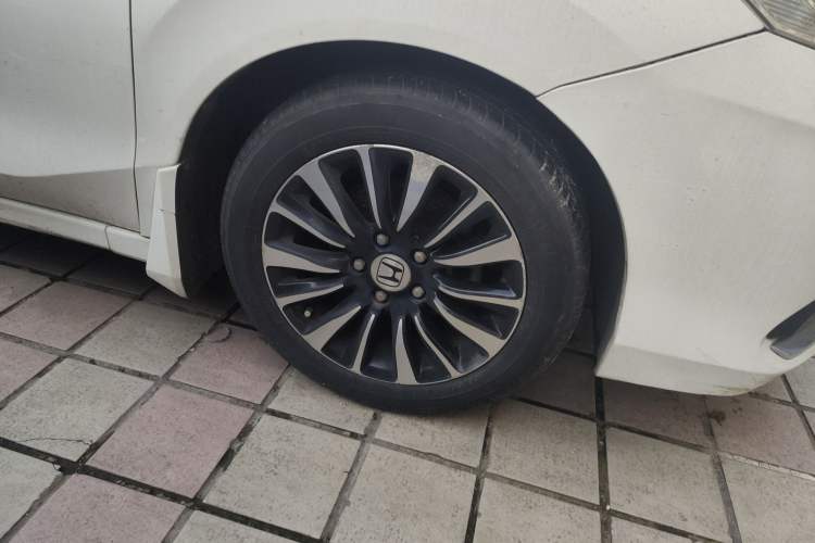 Used Honda Crider 2013 1.8L automatic luxury edition
