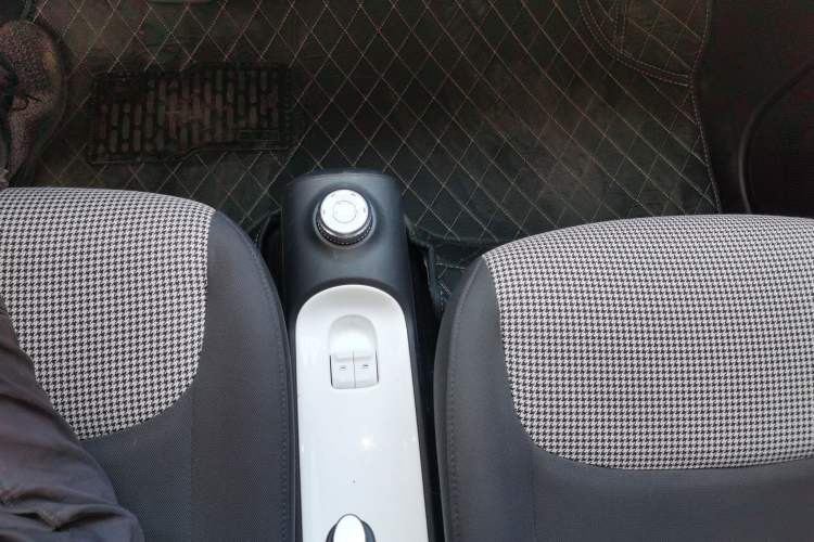 Used Wuling Hongguang MINIEV 2024 3rd Generation 215km Youth Edition Gear Lever